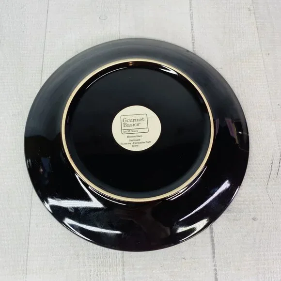 Mikasa Gourmet Basics BLOSSOM BLACK Cream Flower Stoneware Salad Plates Set of 4 - Picture 9 of 16